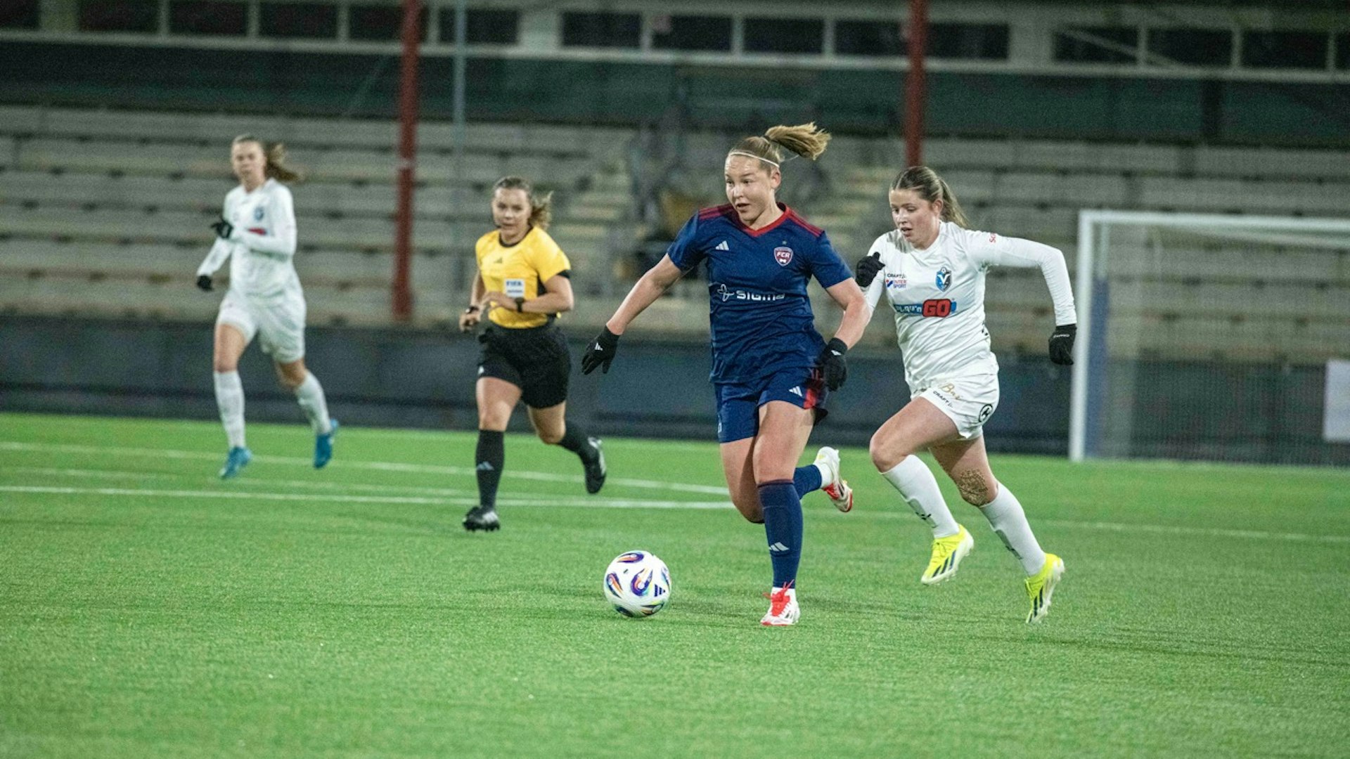 Oona attackerar Växjö